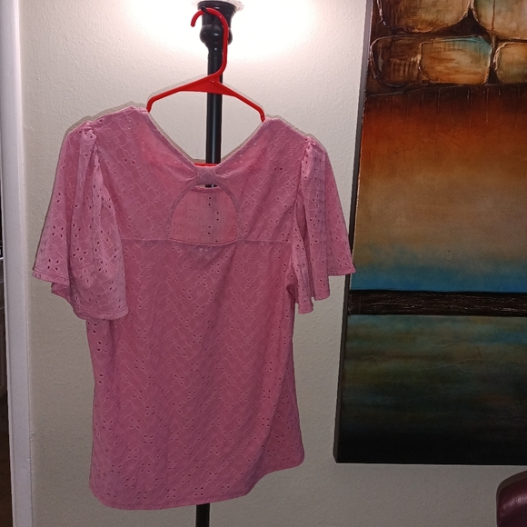 ⭐️Keyhole Expresso Pink Top ⭐️3 items for $10.00 bundle items to get the deal!⭐️ - Picture 7 of 12
